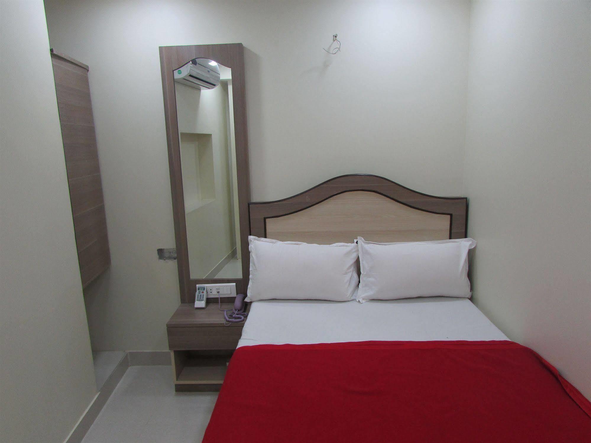Royal Annex Hotell Mumbai Exteriör bild