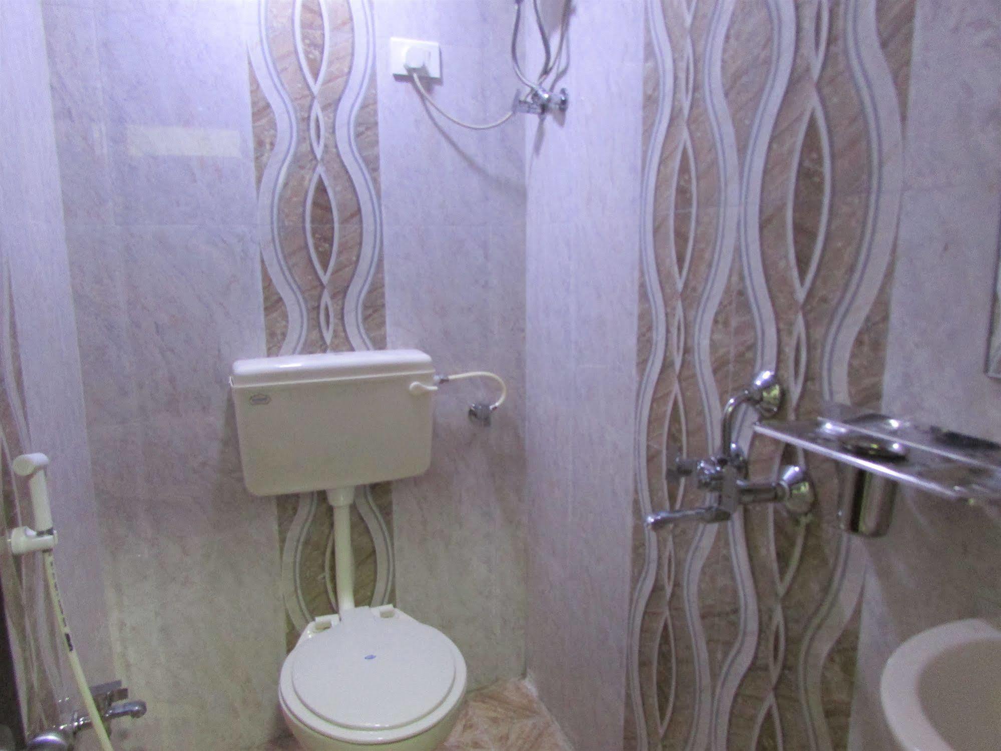Royal Annex Hotell Mumbai Exteriör bild